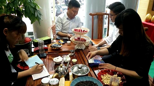 元旦節(jié)闔家團圓，空氣能售后服務人員依然奮斗前線